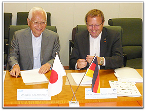 JAXA + DLR MOU signing