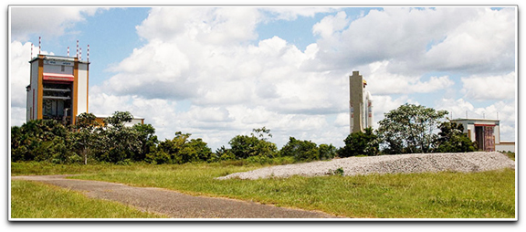 Ariane 5 transfers between buildings