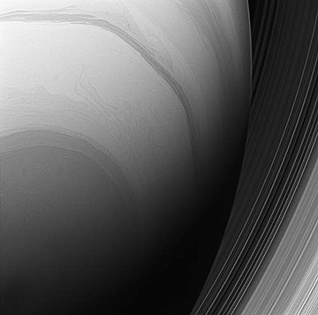 NASA's Cassini sees Saturn's southern hemisphere