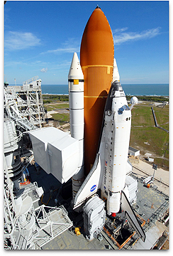Discovery shuttle on launch pad (NASA)