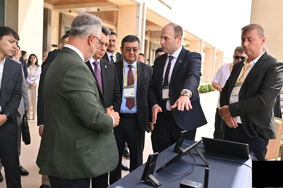 Viasat Demonstrates First Satellite-Enabled Smartphone Messaging in Uzbekistan